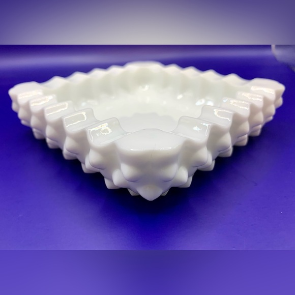 Fenton Hobnail Milk Glass Ashtray/Dish w/ Scalloped Rim - Vintage - Picture 1 of 10
